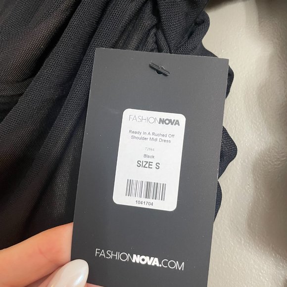 Ready In A Ruched Off Shoulder Midi Dress - Picture 4 of 4